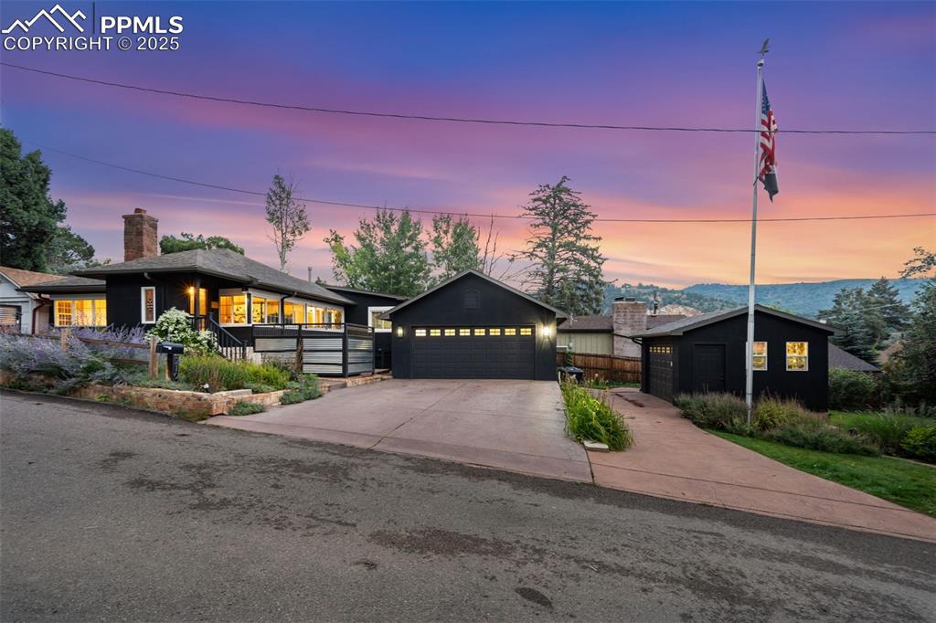 210 Mesa Ave., Manitou Springs, CO 80829