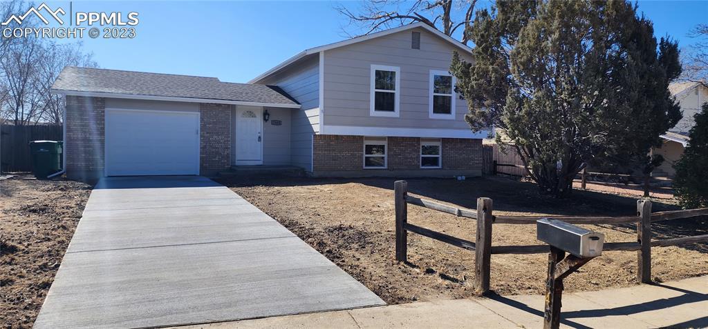 7445 Cabin Ridge Dr., Colorado Springs, CO 80911