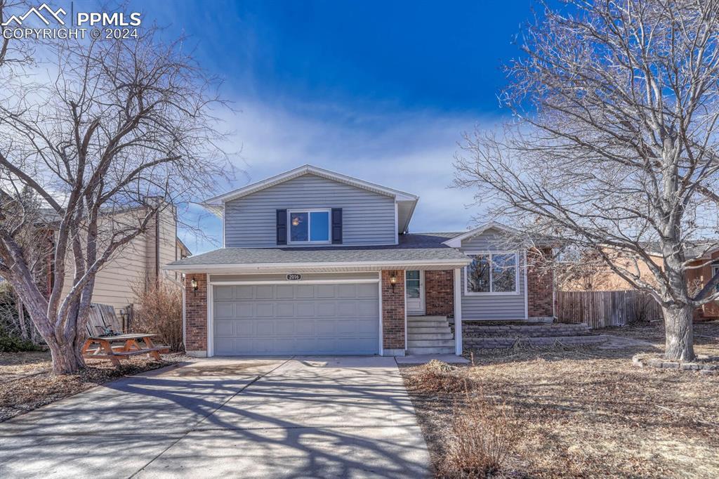 2016 Ambleside Dr., Colorado Springs, CO 80915