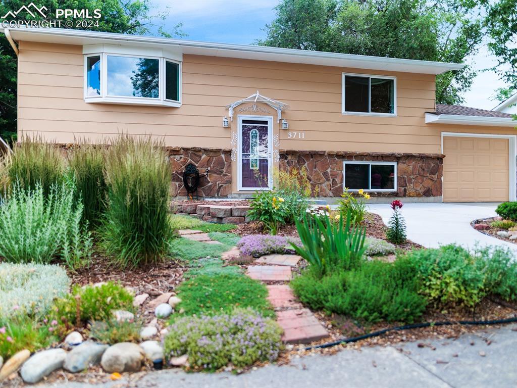 3711 Alpine Pl., Colorado Springs, CO 80909