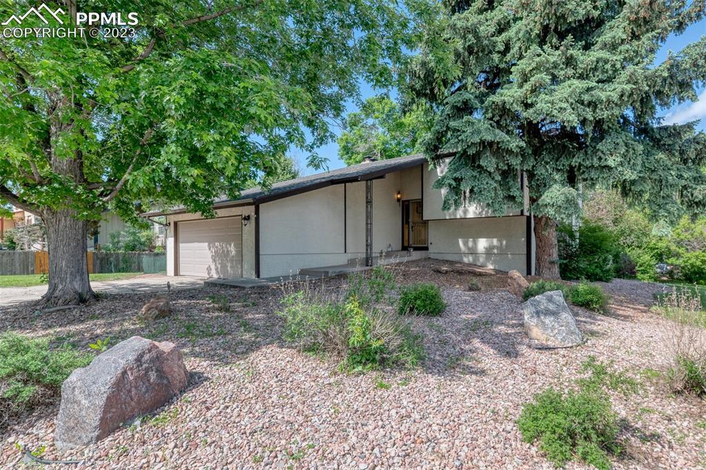 3090 Oro Blanco Dr., Colorado Springs, CO 80917