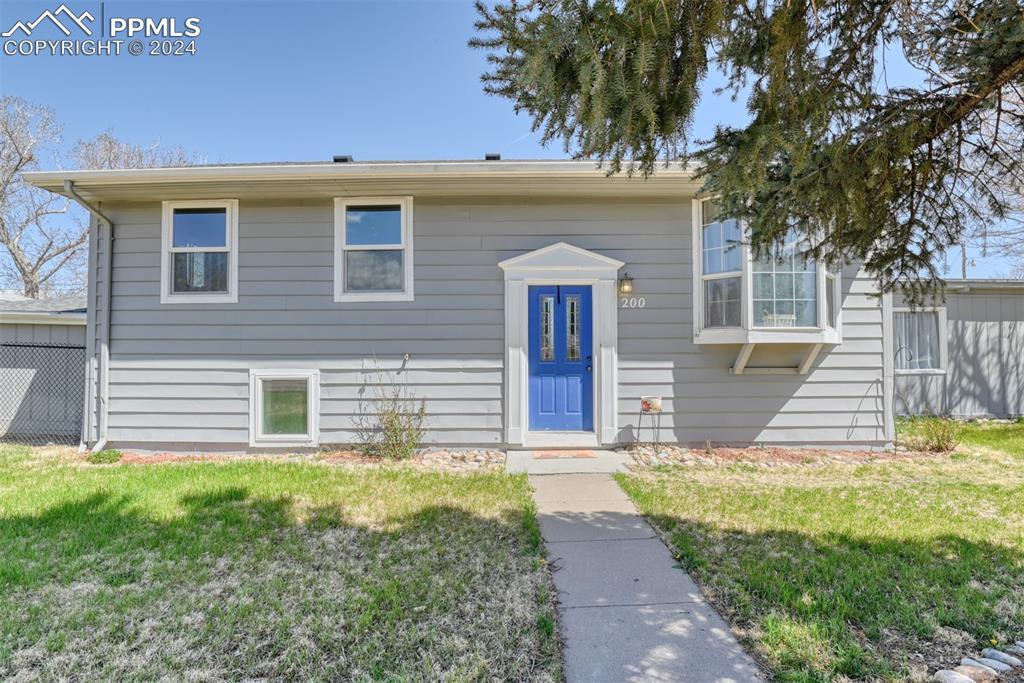 200 E Circle Dr., Canon City, CO 81212