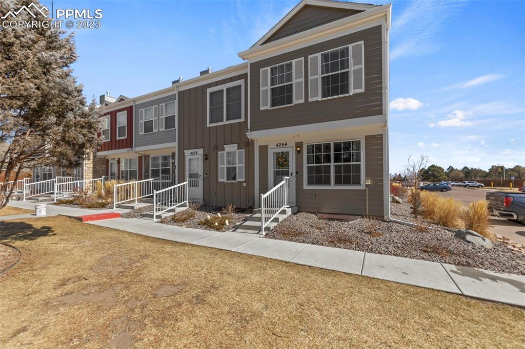 4254 Charleston Dr., Colorado Springs, CO 80916