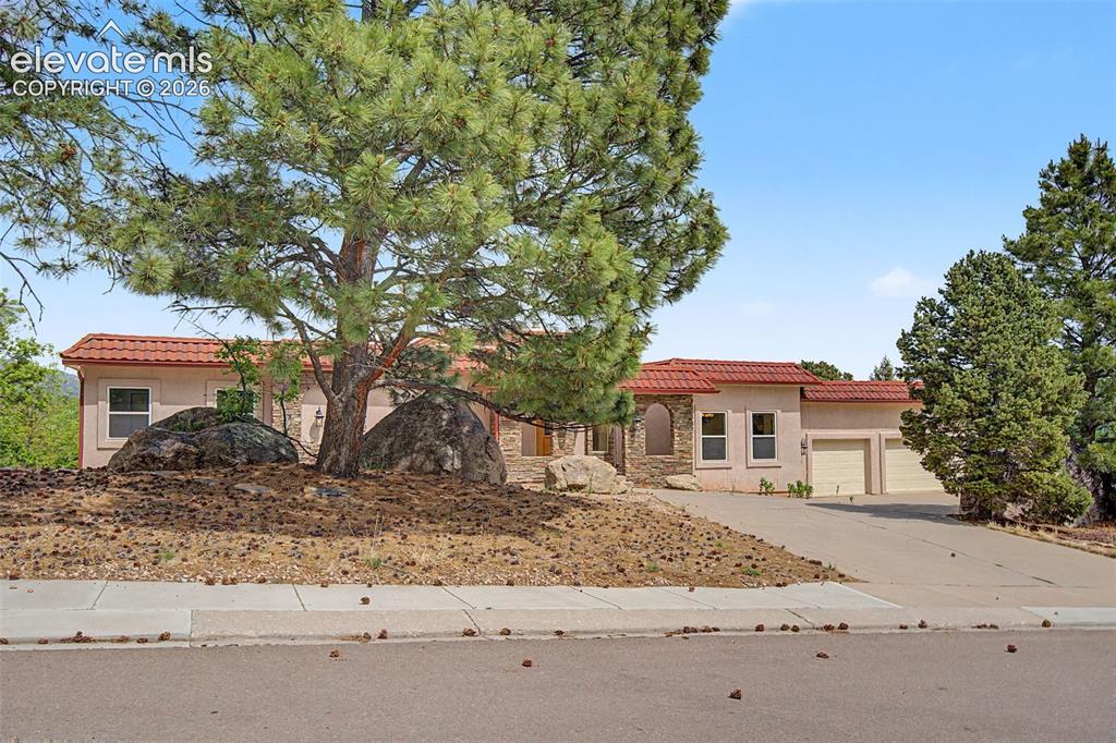 370 Oakhurst Ln., Colorado Springs, CO 80906