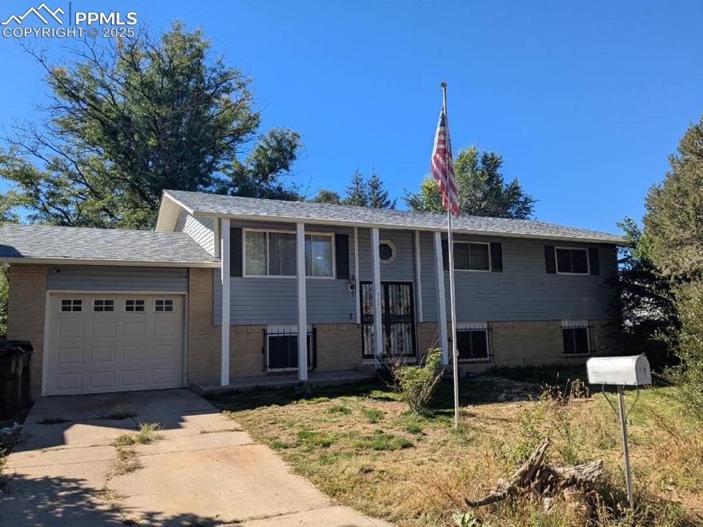 525 Griffith Way, Colorado Springs, CO 80911