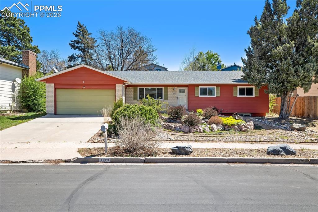 1323 Sanderson Ave., Colorado Springs, CO 80915