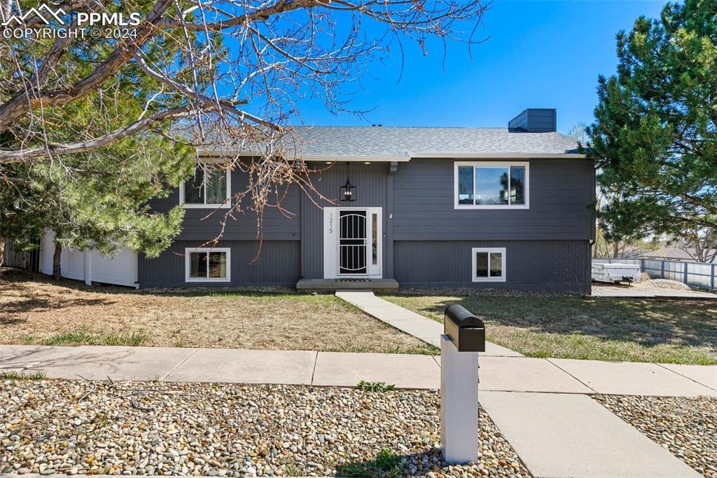 1215 Half Circle Ln., Colorado Springs, CO 80915