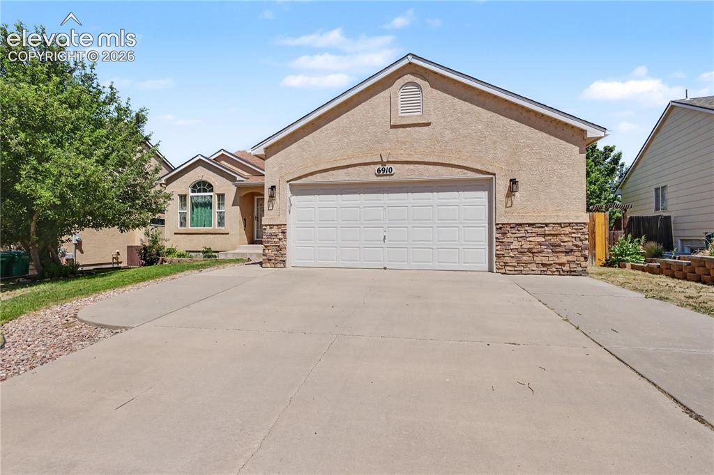 6910 Ketchum Dr., Colorado Springs, CO 80911