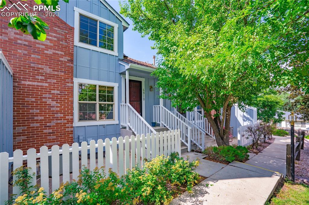 6910 Los Reyes Cir., Colorado Springs, CO 80918