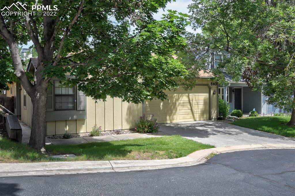 840 Spinner Ct., Colorado Springs, CO 80910
