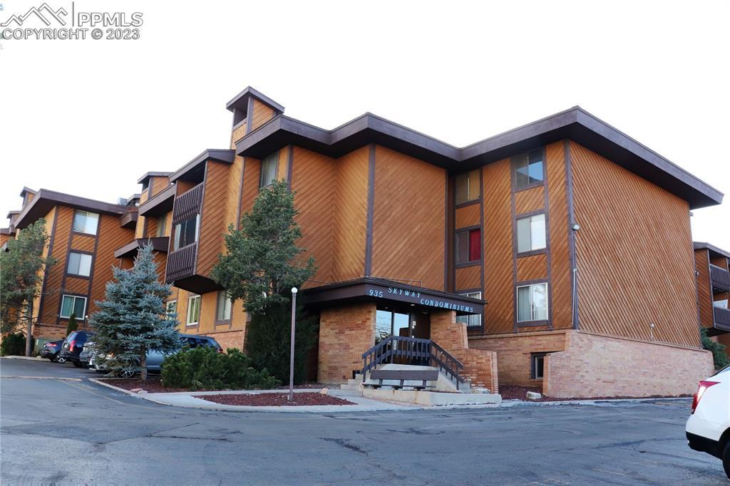 935 Saturn Dr. #111, Colorado Springs, CO 80905