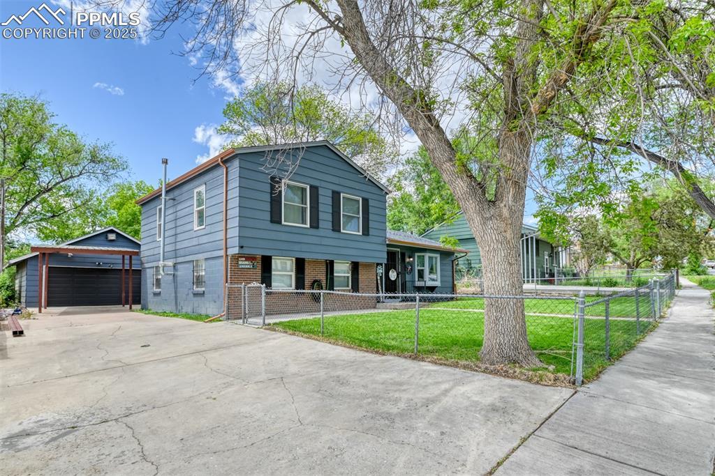 12 Arrawanna St., Colorado Springs, CO 80909