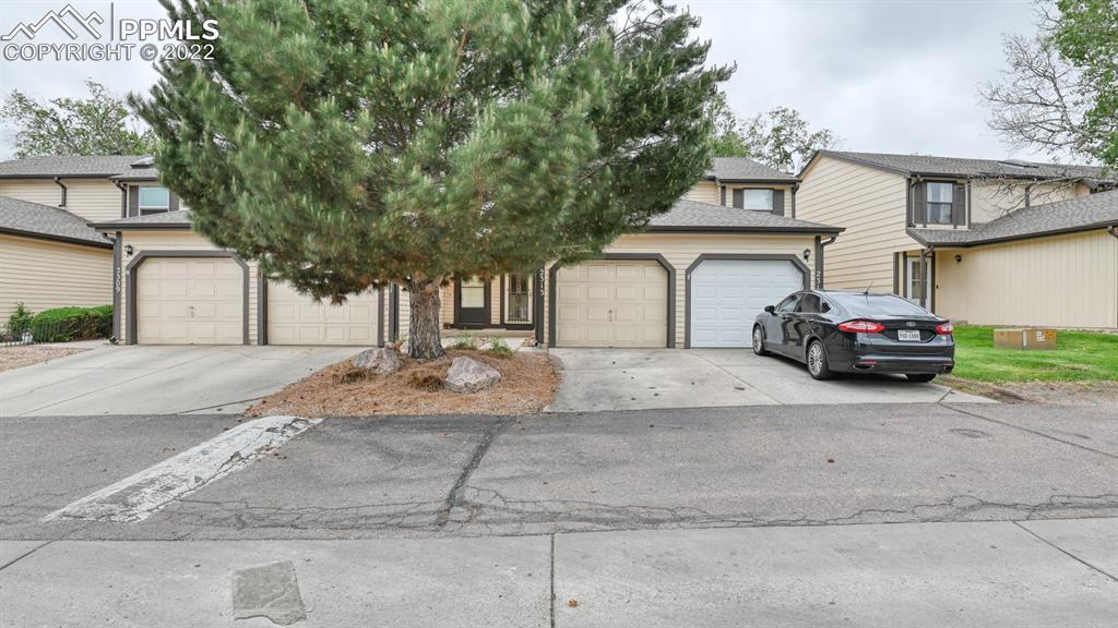 2313 Lexington Village Ln., Colorado Springs, CO 80916