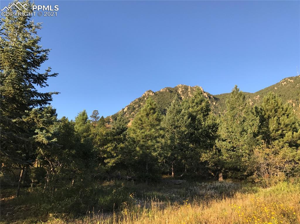 390 Irvington Ct., Colorado Springs, CO 80906