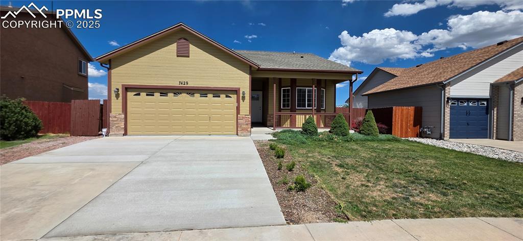 7429 Sun Prairie Dr., Colorado Springs, CO 80925