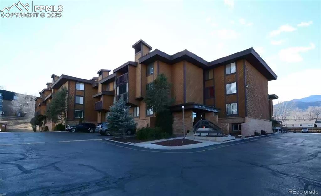 935 Saturn Dr. #217, Colorado Springs, CO 80905