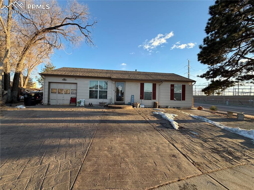 2575 Jet Wing Dr., Colorado Springs, CO 80916