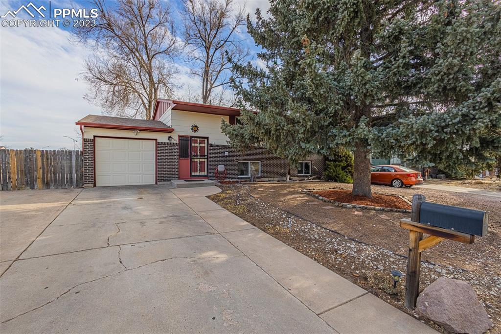 4585 N Anjelina Cir., Colorado Springs, CO 80916