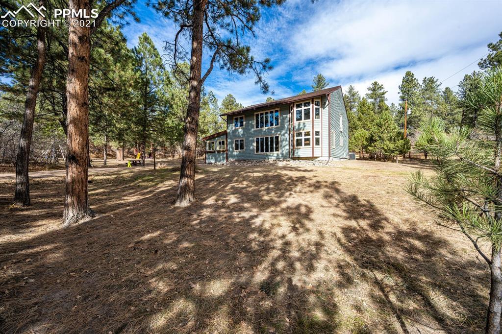 721 Kenosha Dr., Larkspur, CO 80118