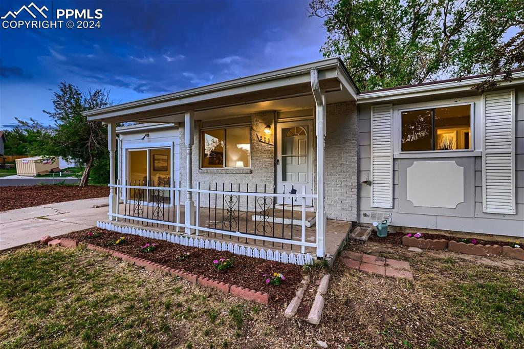 223 Longfellow Dr., Colorado Springs, CO 80910