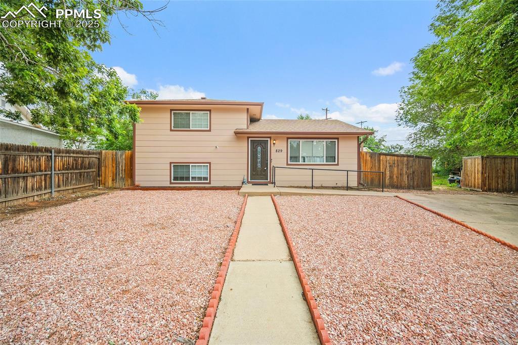 829 Hayden Dr., Colorado Springs, CO 80910