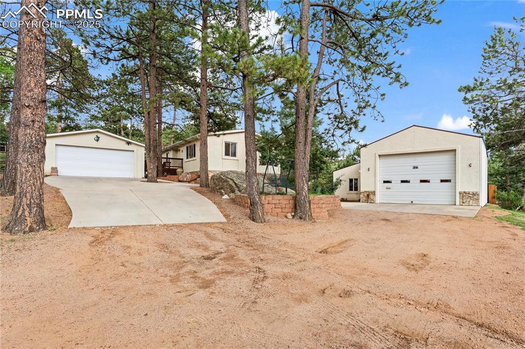 8025 Topeka Ave., Cascade, CO 80809
