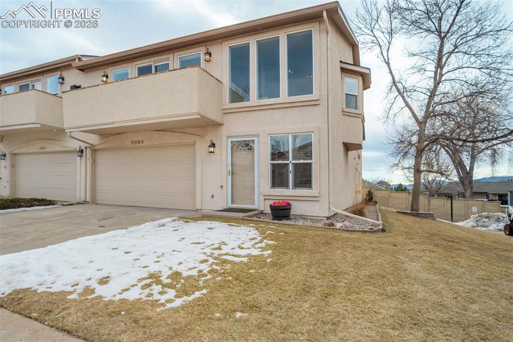 2006 Summerset Dr., Colorado Springs, CO 80920