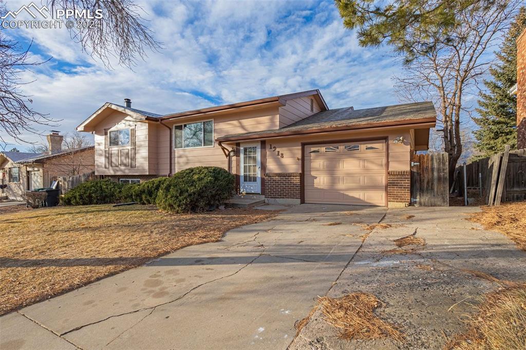 1918 Montezuma Dr., Colorado Springs, CO 80910