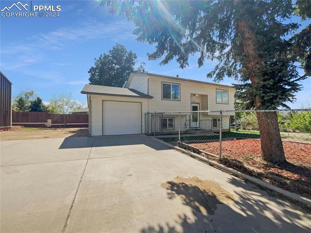 1398 Hiawatha Dr., Colorado Springs, CO 80915