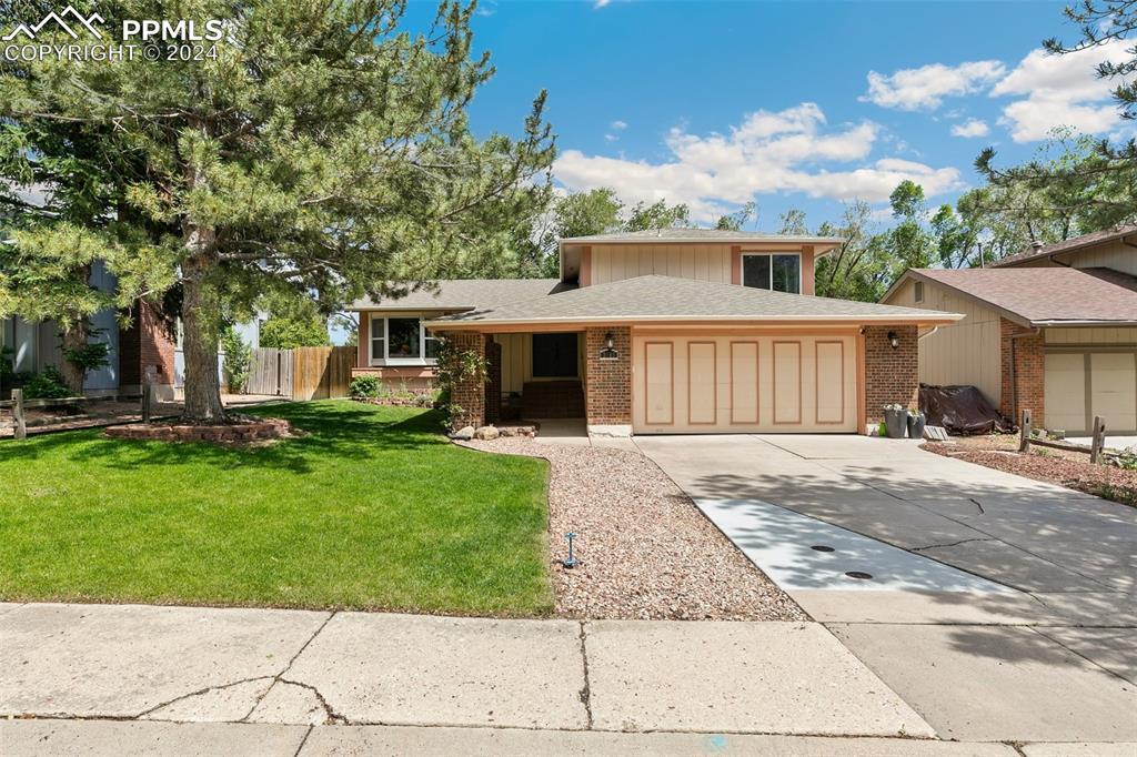 3185 Blue Mountain Way, Colorado Springs, CO 80906