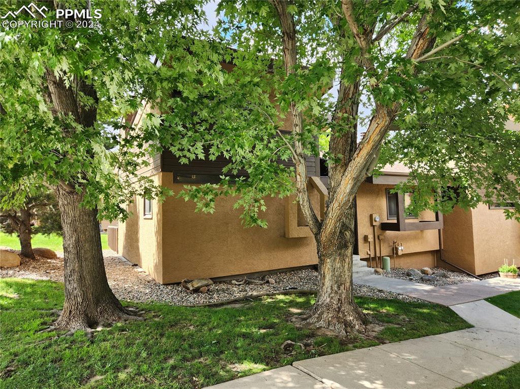 821 Pebblewood Dr., Colorado Springs, CO 80919