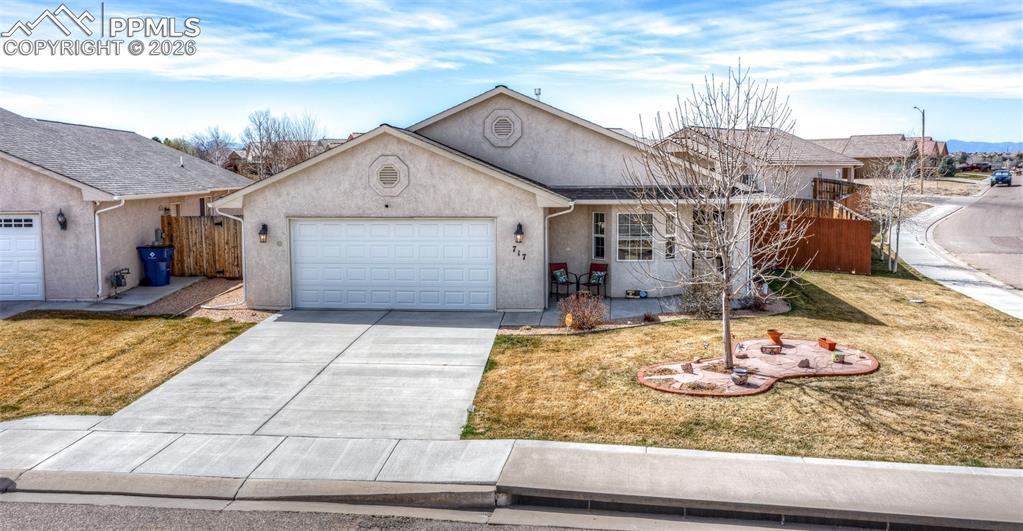 717 Edna Ln., Pueblo, CO 81005