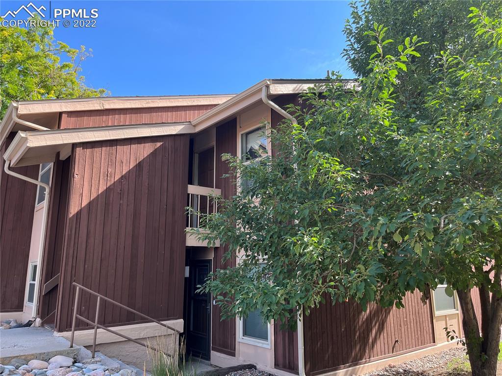 4477 N Carefree Cir. #B, Colorado Springs, CO 80917