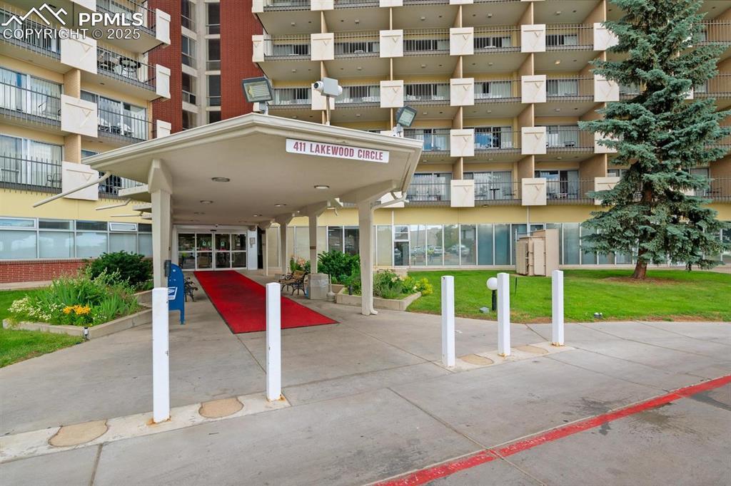 411 Lakewood Cir. #C902, Colorado Springs, CO 80910