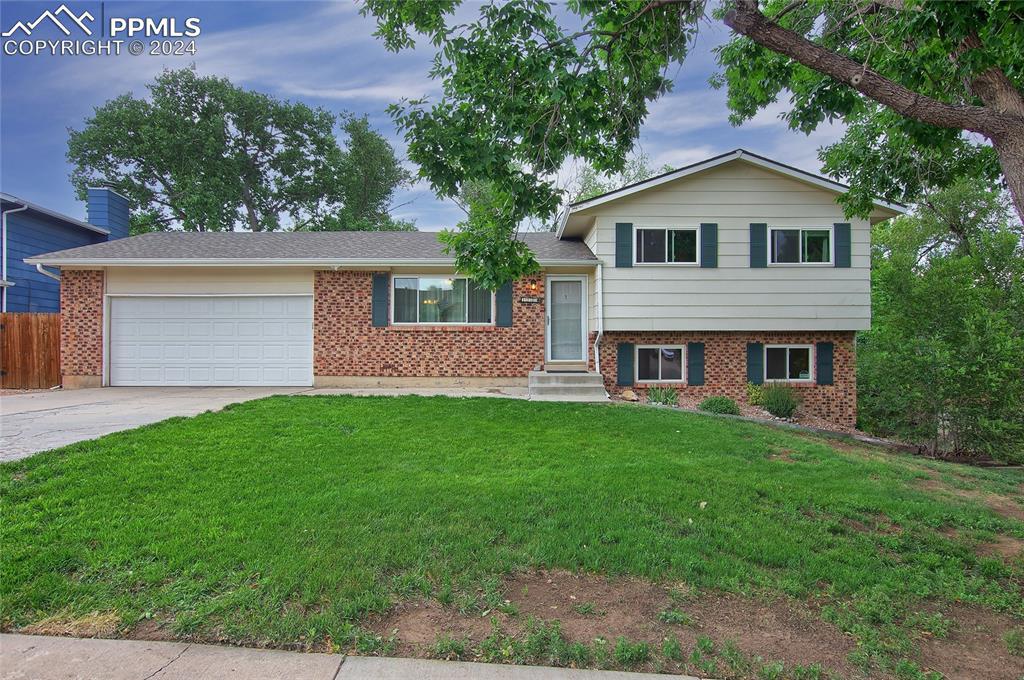 1294 Amsterdam Dr., Colorado Springs, CO 80907