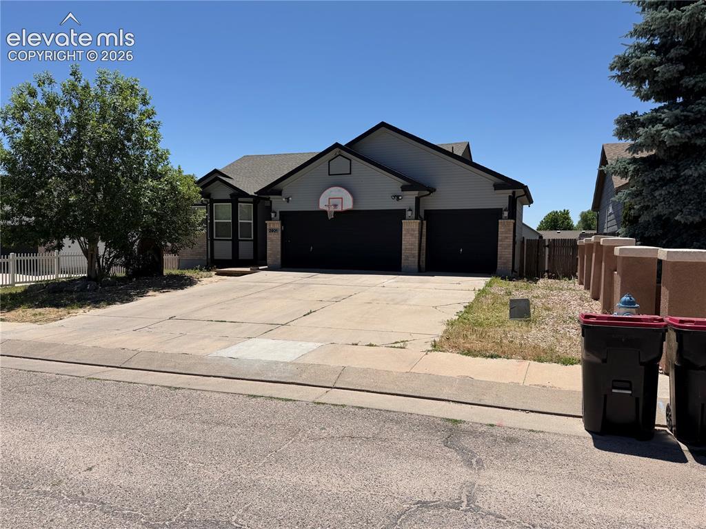 2921 Walton Creek Dr., Colorado Springs, CO 80922