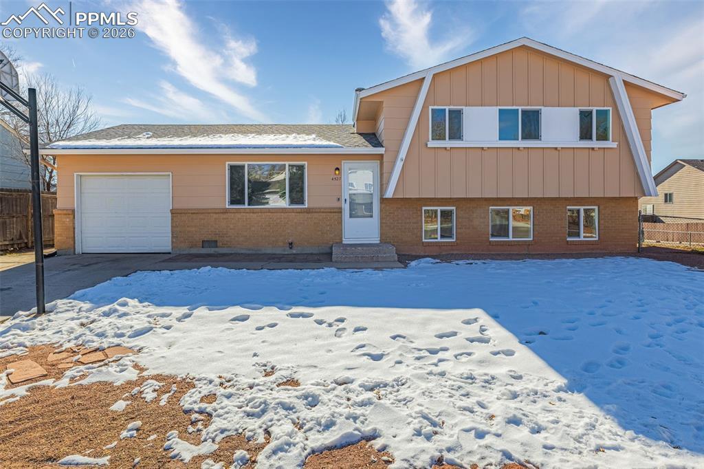 4527 Frost Dr., Colorado Springs, CO 80916