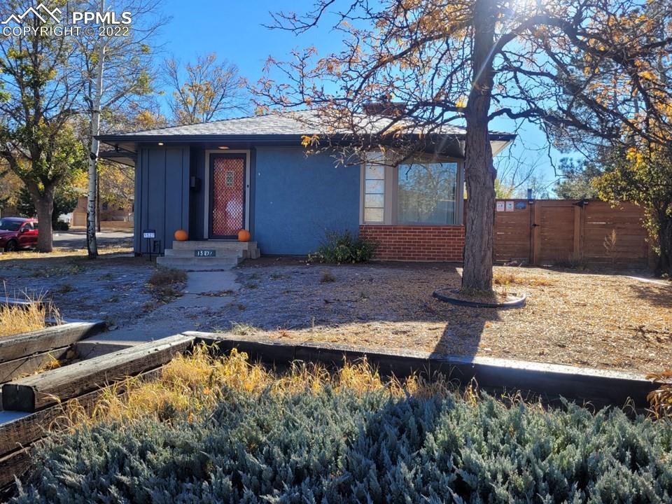 1527 Palmer Park Blvd., Colorado Springs, CO 80909