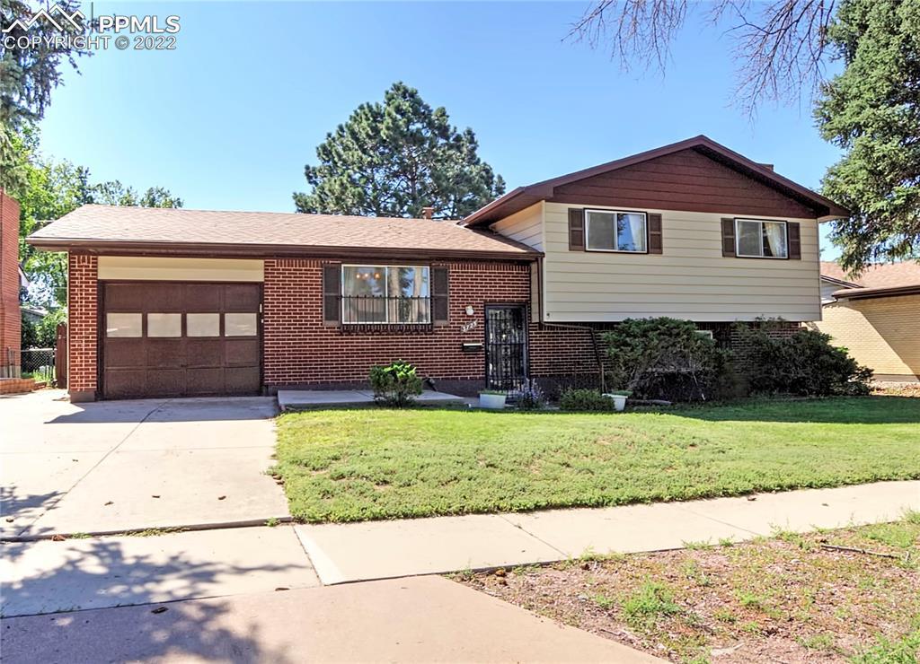 3725 Meadowland Blvd., Colorado Springs, CO 80918