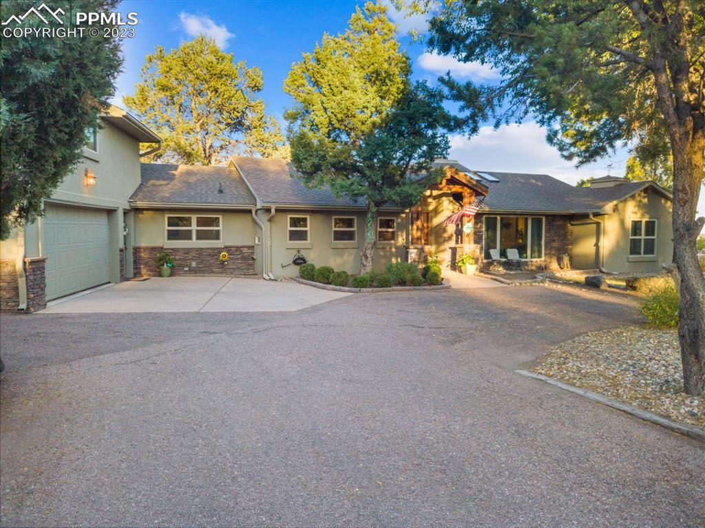 1905 Mesa Rd., Colorado Springs, CO 80904