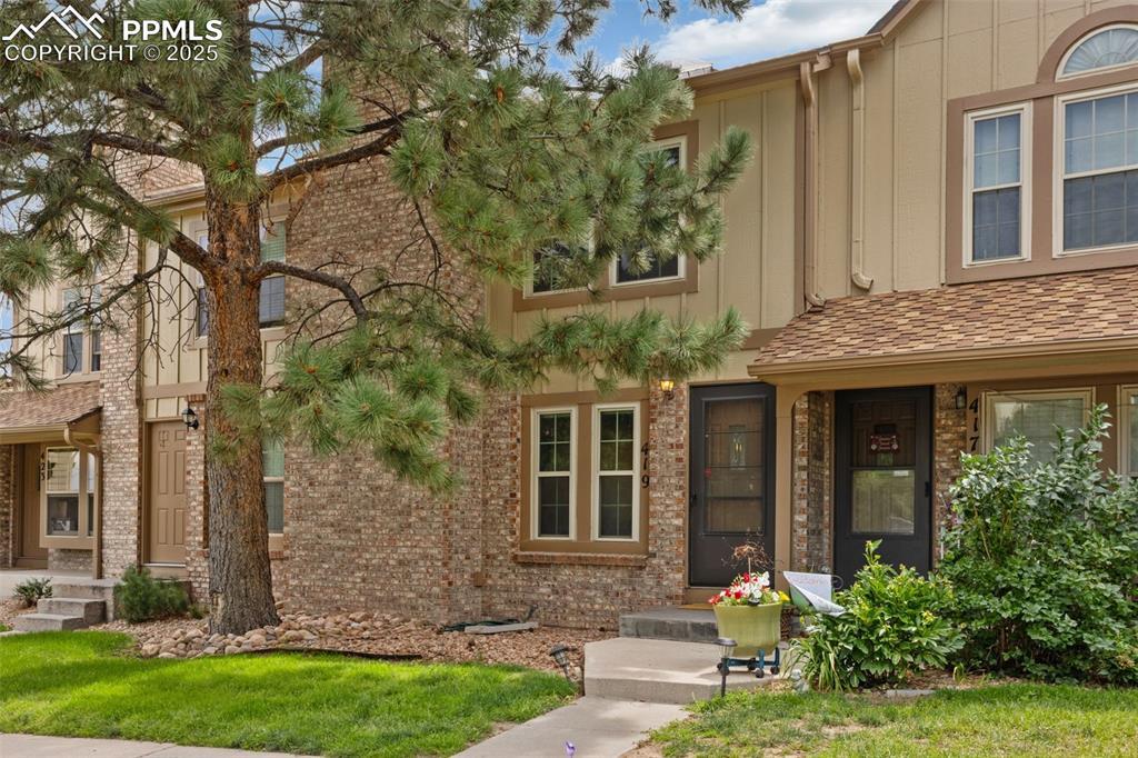 419 Ravenview Ct., Colorado Springs, CO 80919