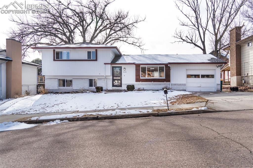 1606 Vasquez Cir., Colorado Springs, CO 80915