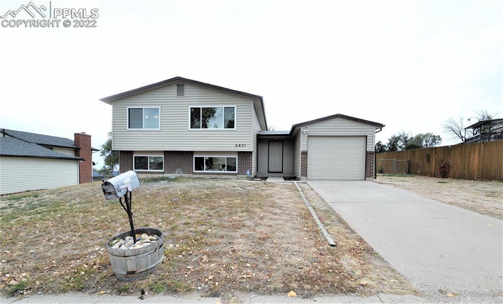 6821 Mescalero Dr., Colorado Springs, CO 80910