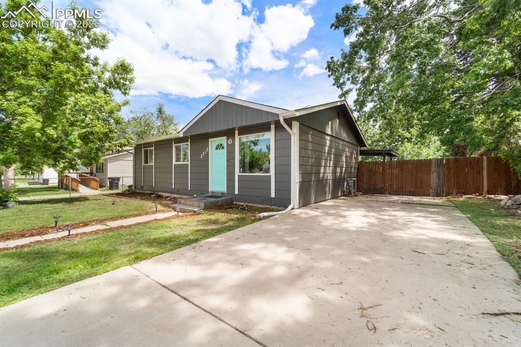 2015 Mccooke Dr., Colorado Springs, CO 80910