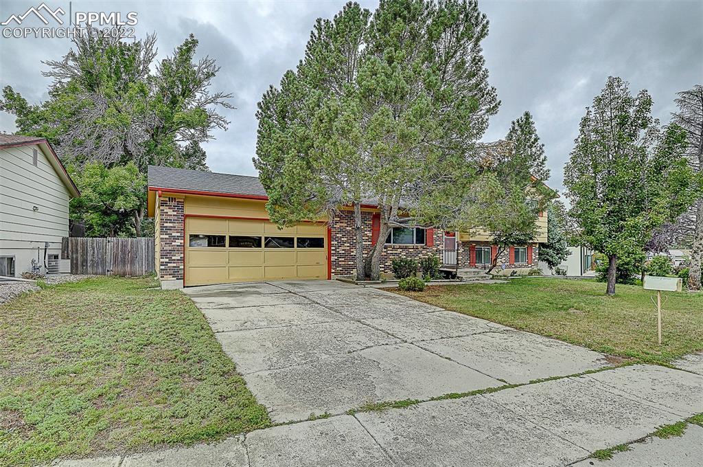 4619 Shadowglen Dr., Colorado Springs, CO 80918