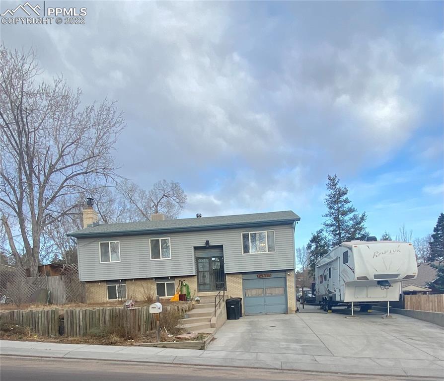 1197 Hathaway Dr., Colorado Springs, CO 80915