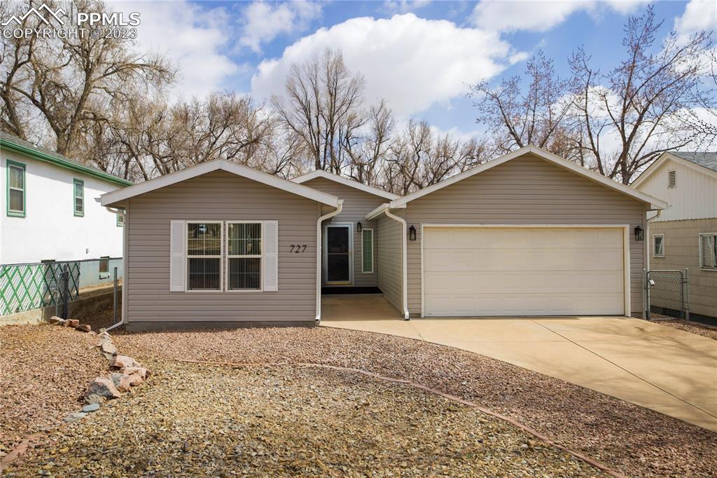 727 Sunset Rd., Colorado Springs, CO 80909