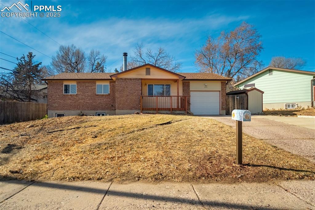 373 Kenwood Cir., Colorado Springs, CO 80910