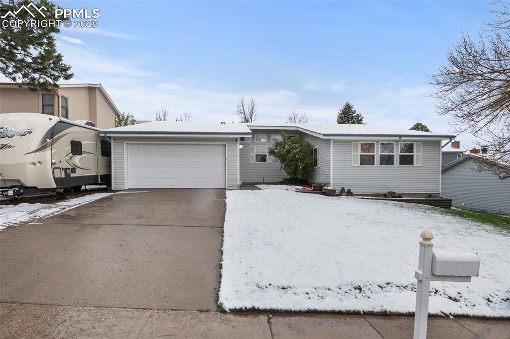 6221 Powder Puff Dr., Colorado Springs, CO 80918