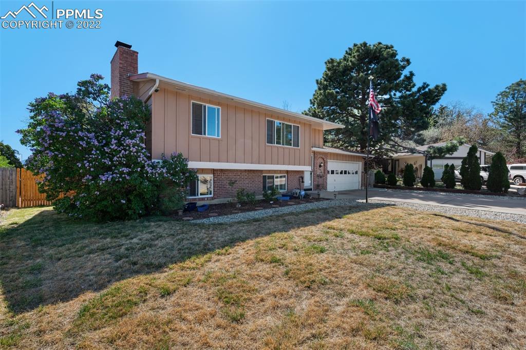 1058 Galley Pl., Colorado Springs, CO 80915